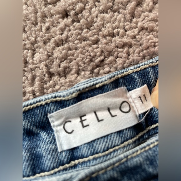 Super distressed Colombian brand Cello jeans - Picture 2 of 3